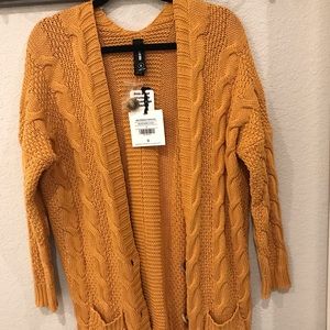 NWT SMALL AGNES & DORA MUSTARD BOYFRIEND CARDI